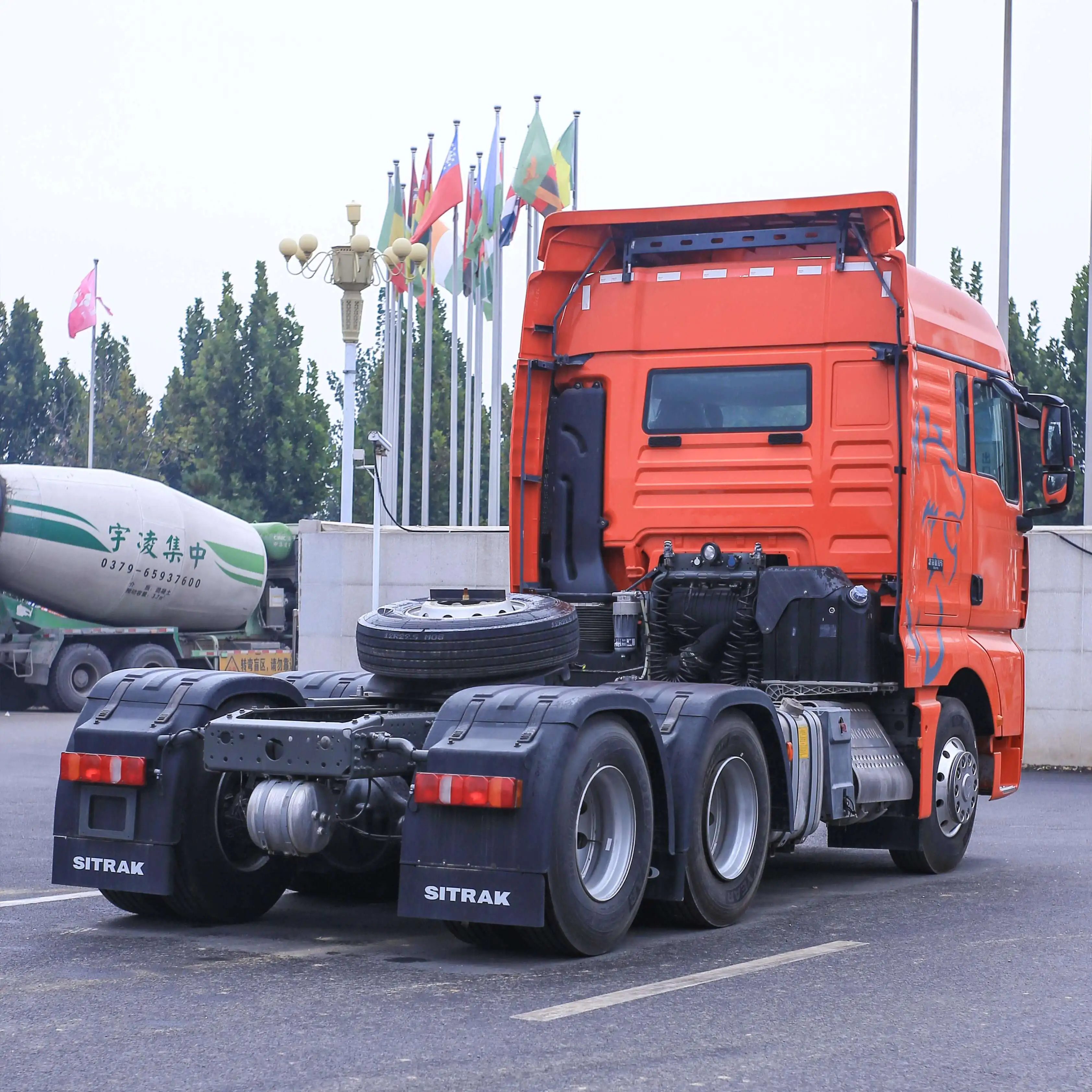 Тракторы Sitrak G7 6x4 10 колес 40 тонн тракторы