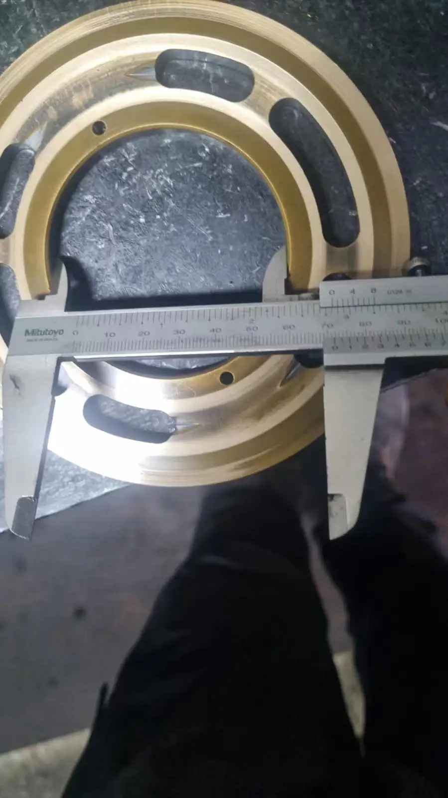 R210LC-7 (XKAQ-00219) TYPE 1 series E865 Travel Motor Pressure Plate