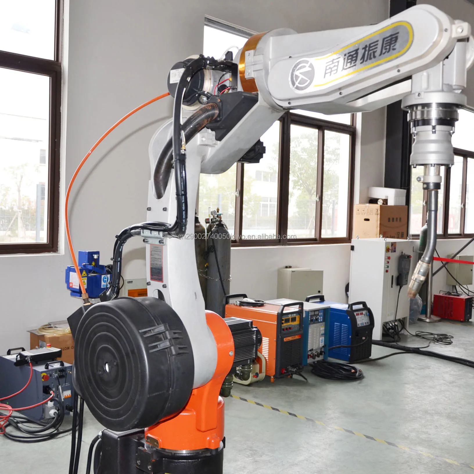 6 Axis Tig Spot Welding Robot CNC Fiber Laser Welding Robot Arm 1400mm Welding Torch For Robots