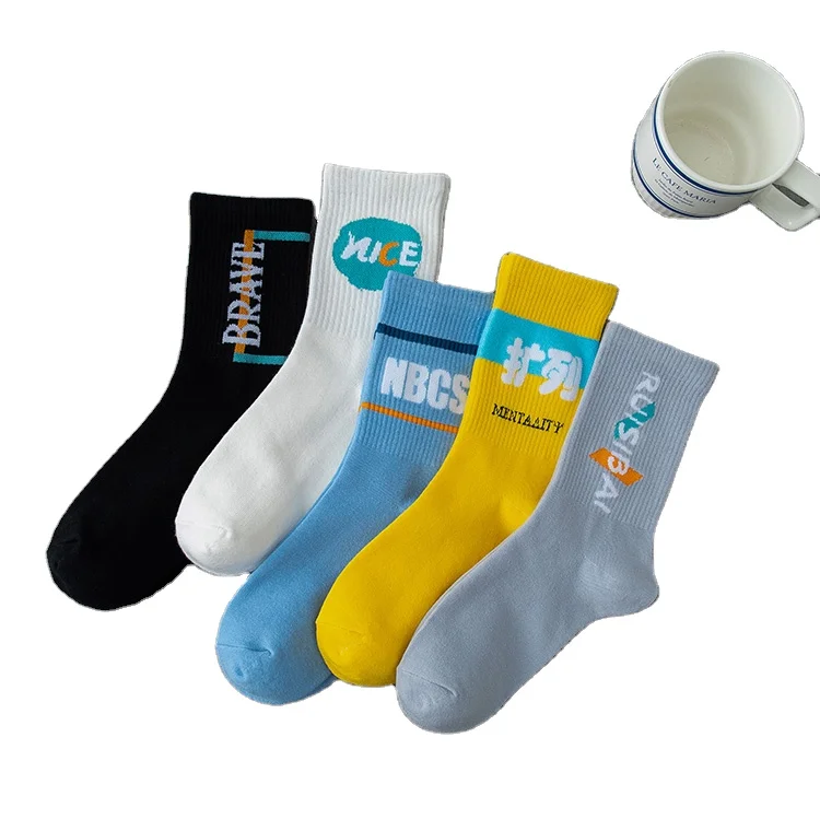 Cheap wholesale men crew sports socks custom bamboo cotton sock for man