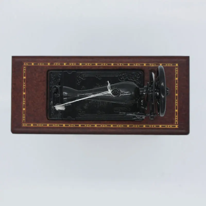 Dollhouse Miniature Furniture Wooden Sewing Machine 1/12 Scale QW90079