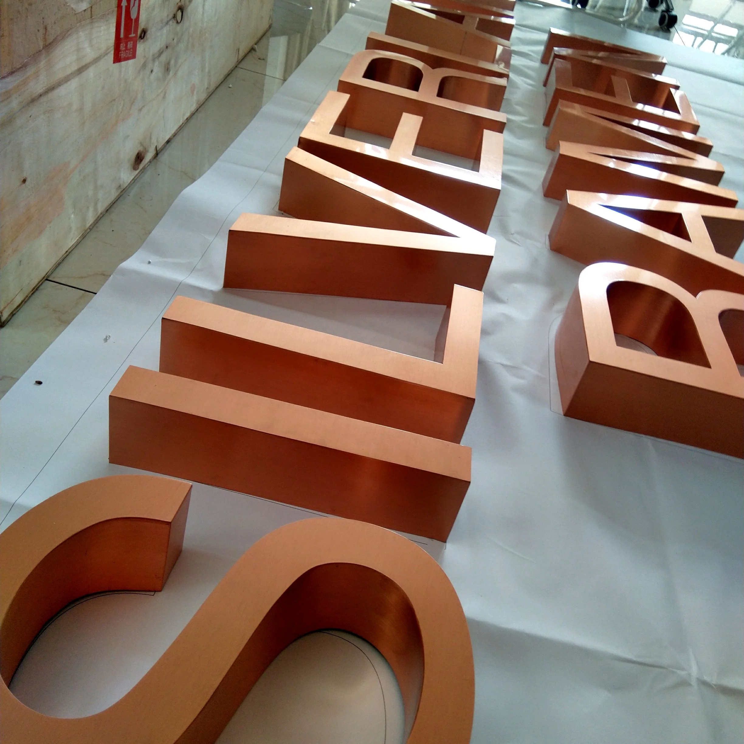 indoor rooms sign board english letters golden channel letter metal letter led logo channel sign modul building