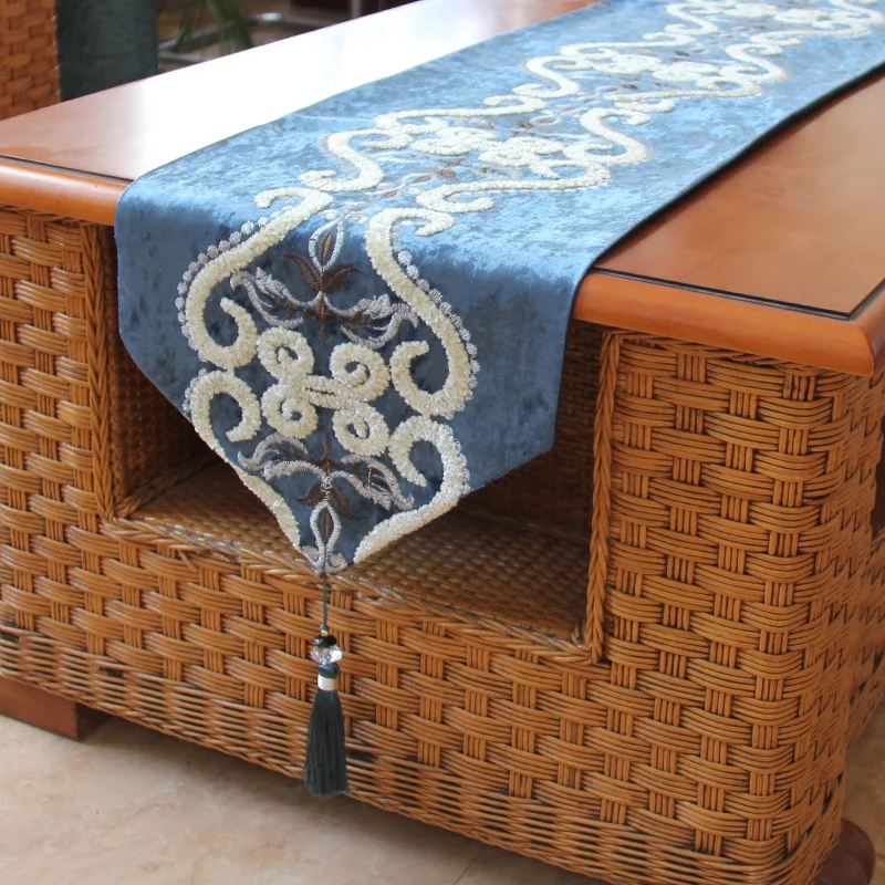 Лидер продаж, Высококачественная бархатная ткань в европейском стиле, скатерть с вышивкой, Рождественское украшение для дома, ресторана, банкета