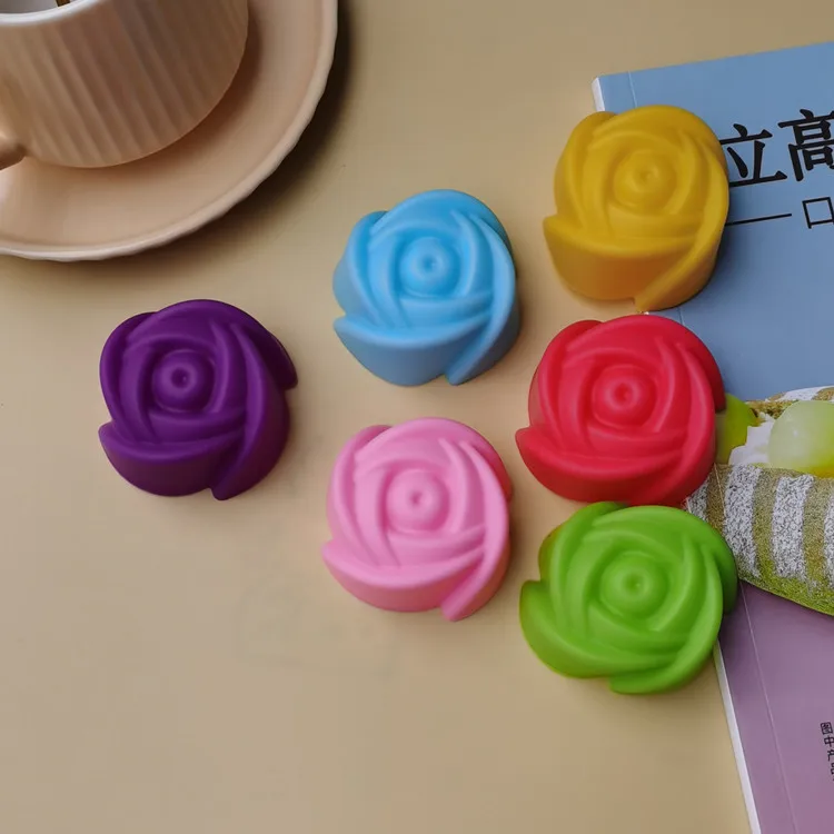Custom Reusable flower shape cake Baking Molds Heat Resistant Nonstick 100% food grade approved Silicone Cupcake Liners