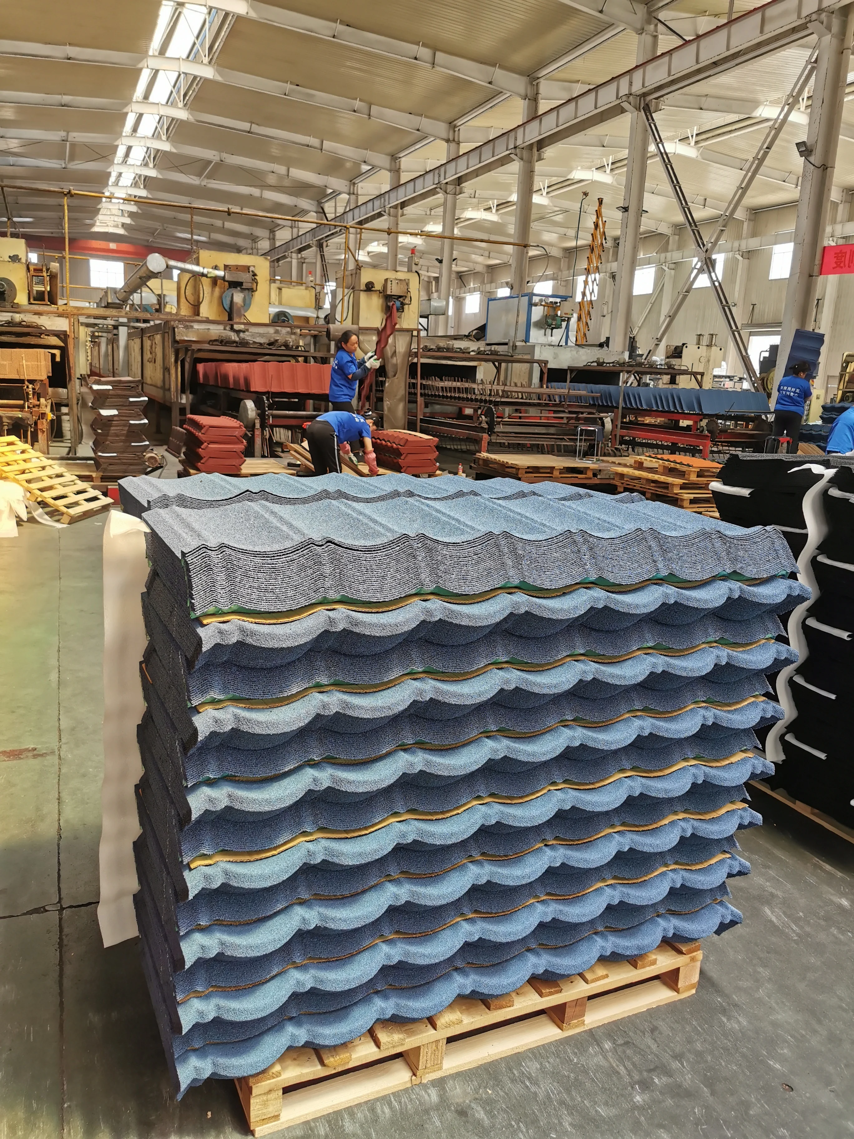 Кровельная Черепица с каменным покрытием стальная кровельная плитка