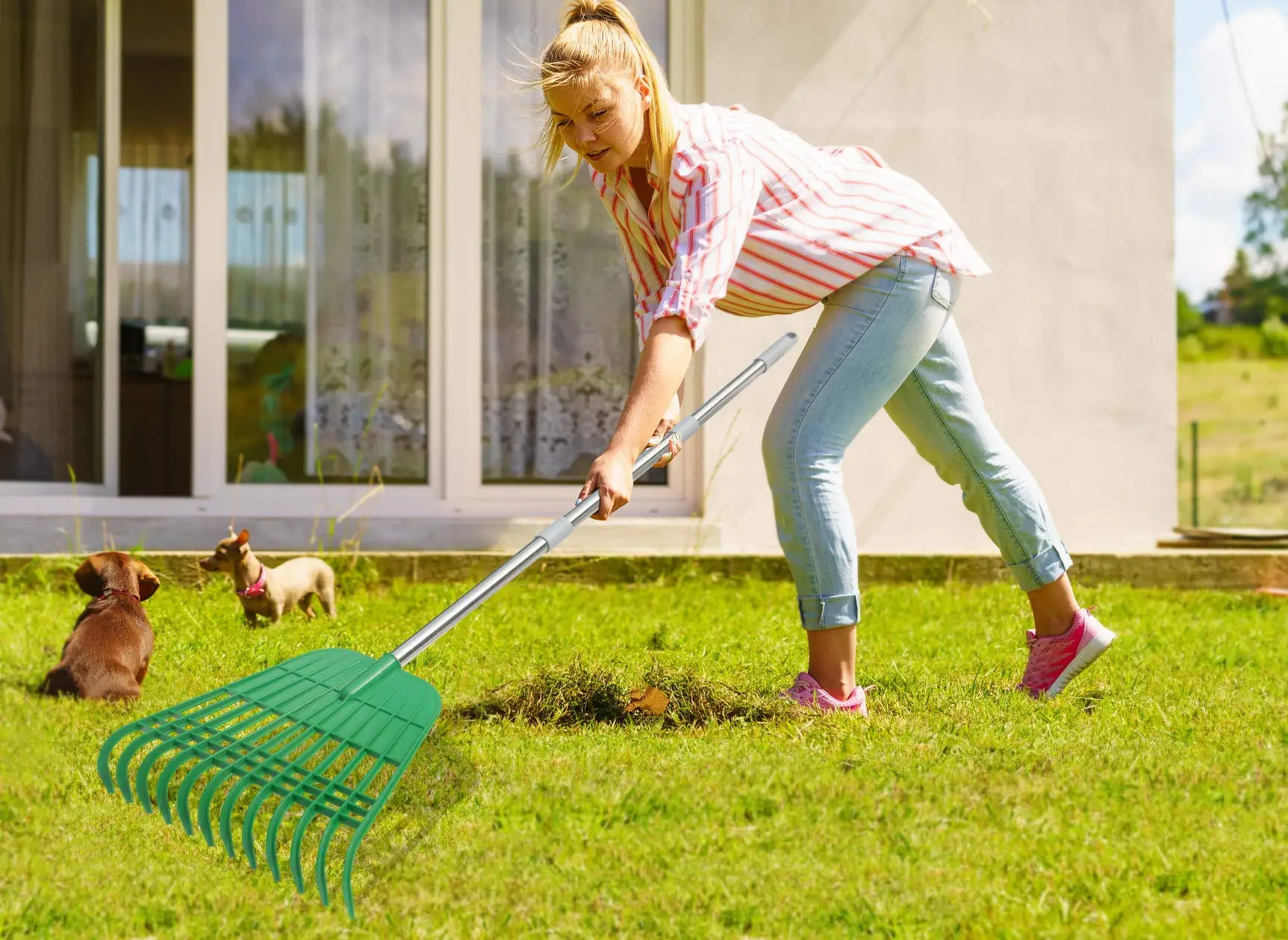 Adjustable Folding Leaves Rake for Quick Clean Up of Lawn and Yard