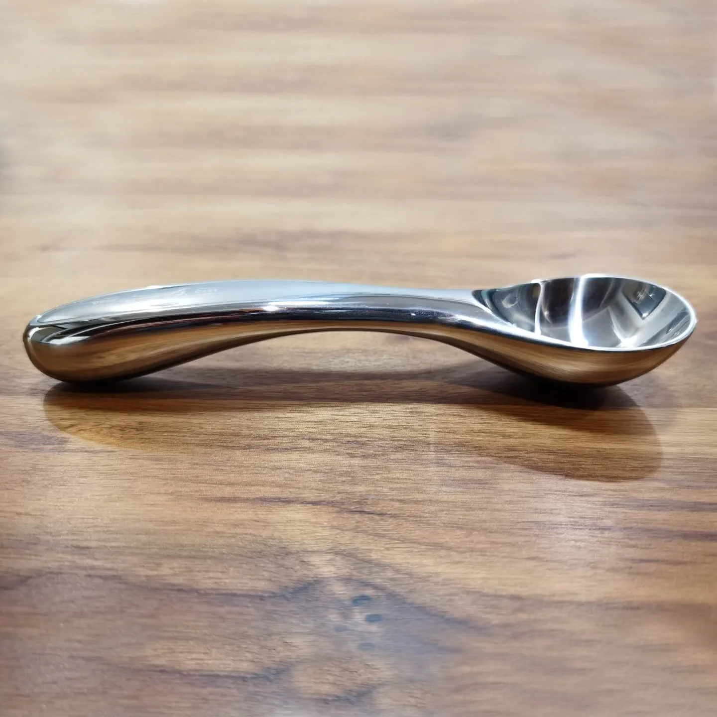 
Heavy Duty Stainless Steel Ice Cream Scoop 