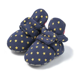 Новый дизайн, детские носки для кроватки из органической хлопчатобумажной ткани, милые детские пинетки с принтом звезд для новорожденных мальчиков и девочек