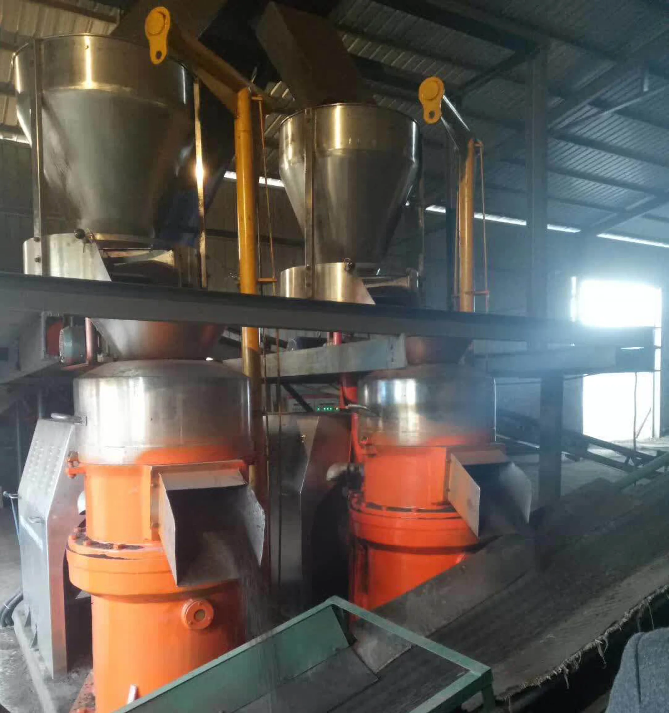Extrusion granulator organic fertilizer production equipment used in aquaculture feed pellet processing