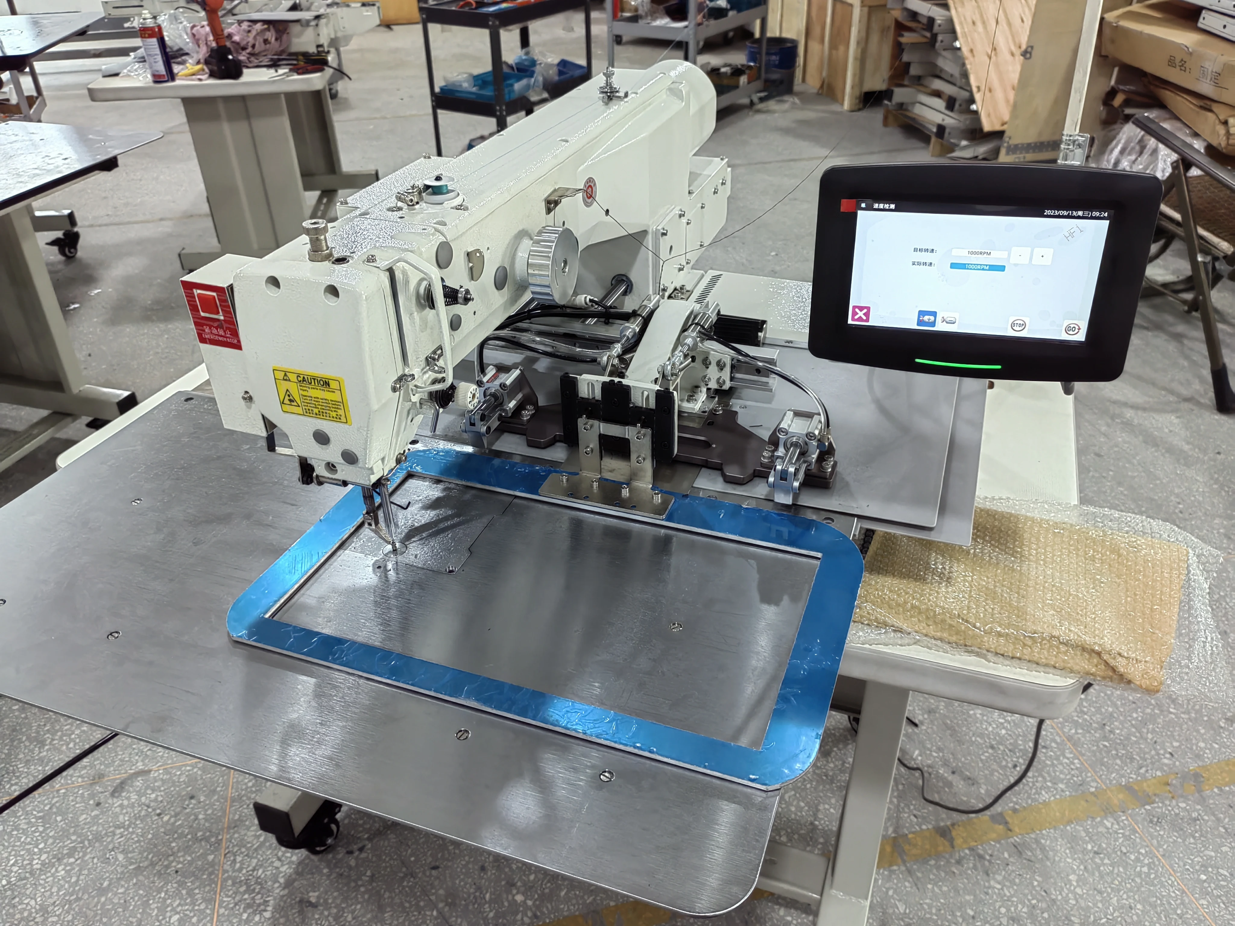 Automatic programmable pattern sewing machine 3020 large industrial sewing machine