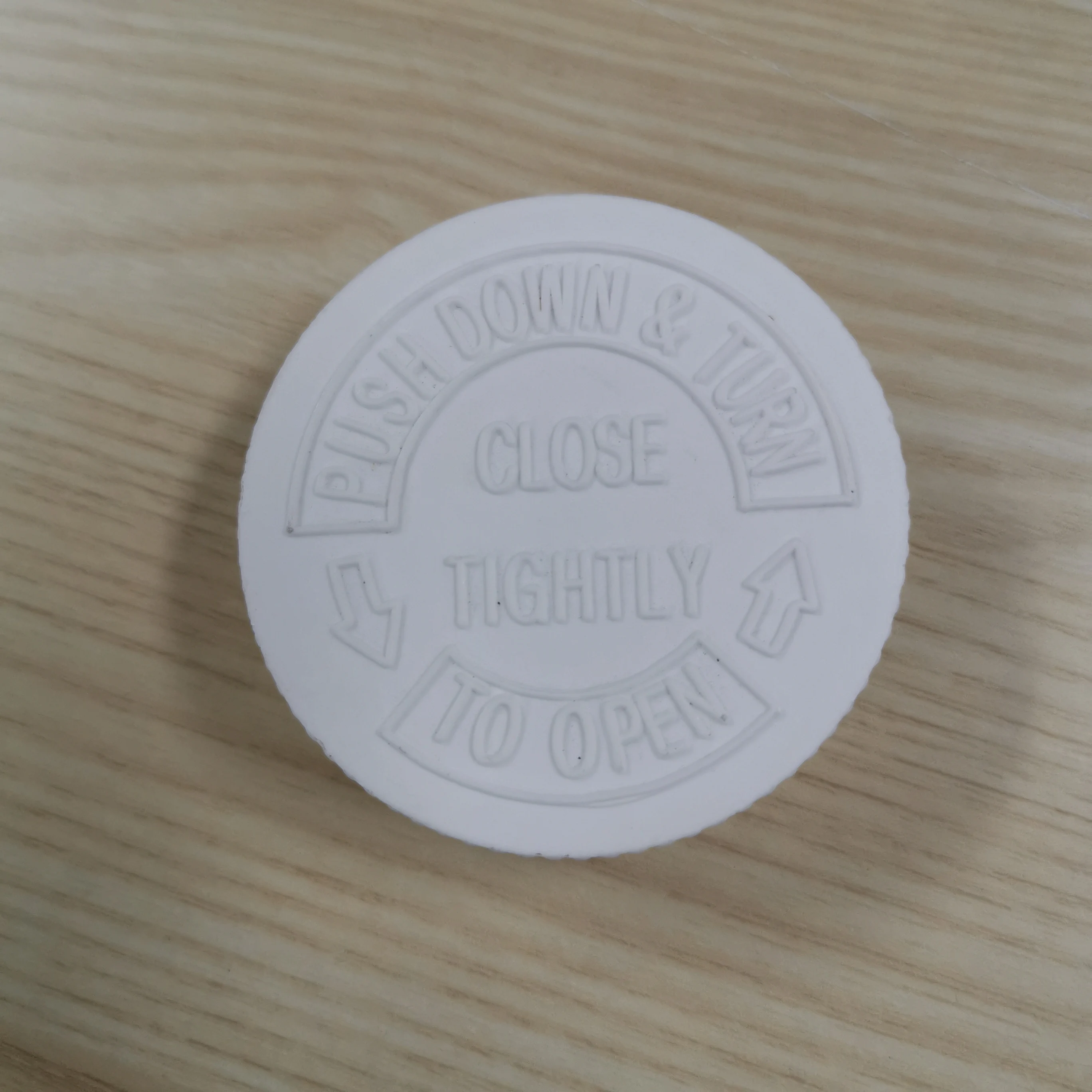 Wholesale Approved Many Normal Size Child Resistant Closure Push & Turn Crc Cap Pill & Capsule Bottle Caps Childproof Cap
