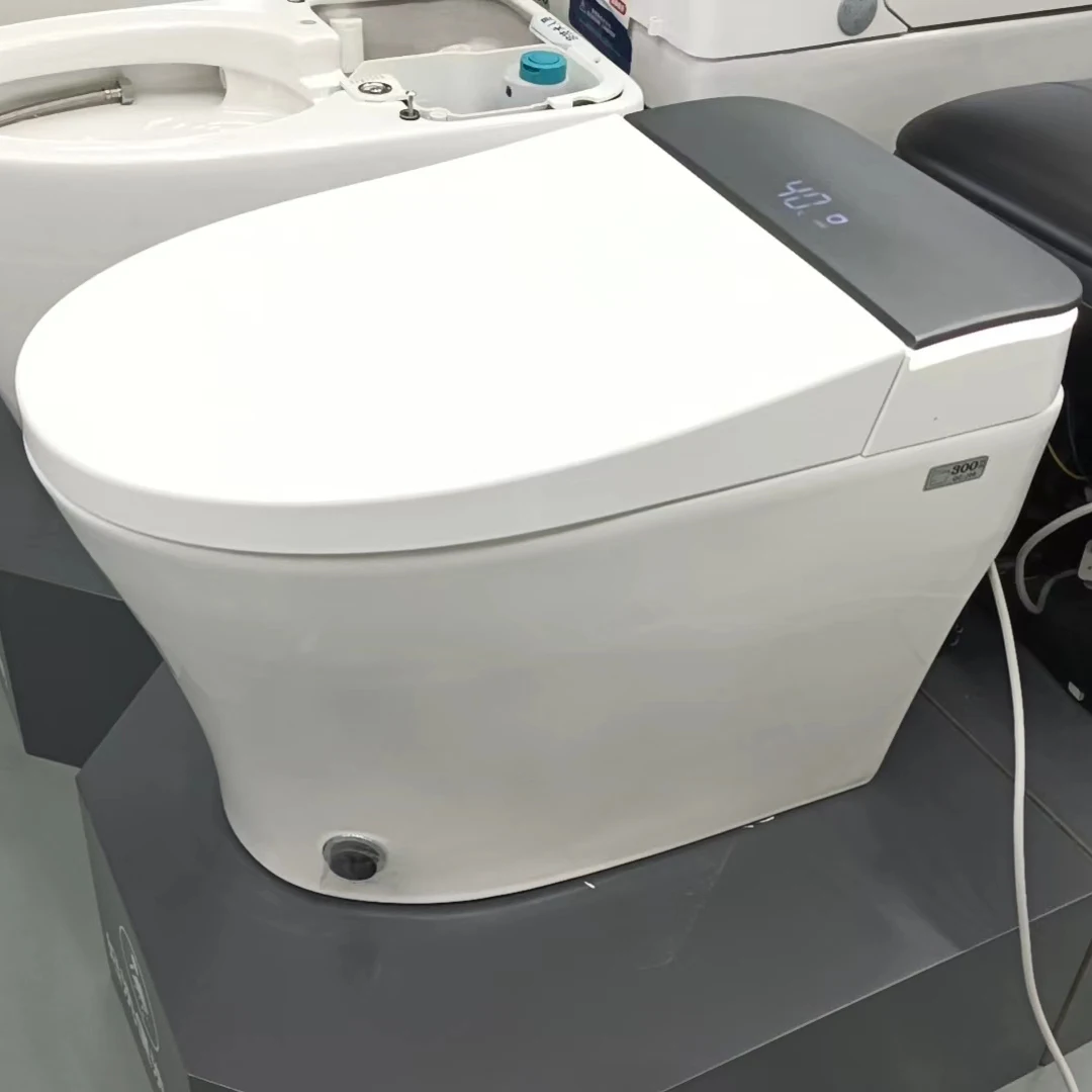 Modern luxury hotel automatic ceramic smart intelligent toilet one piece sensor flushing wc bathroom smart toilet