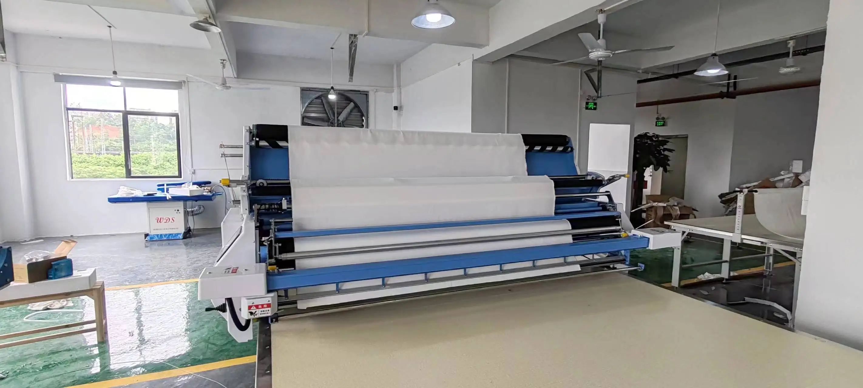 High Efficiency Automatic Cloth Spreading Machine Fabric Laying Machine For Textile Industry
