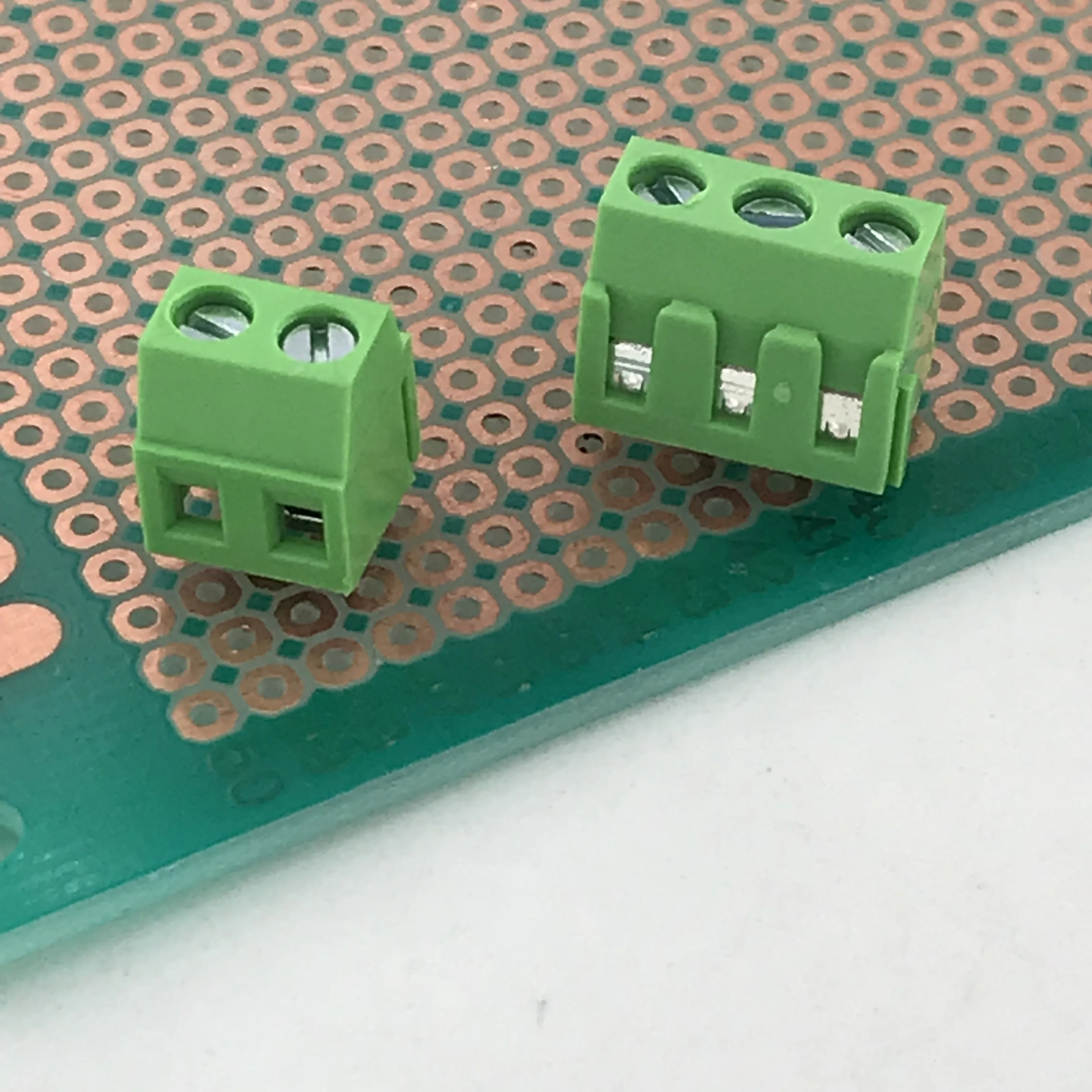 3,81 мм Шаг установленный pcb Винтовые клеммы разъема могут быть объединены в 2PIN 3PIN 4PIN XK128L-3.81MM