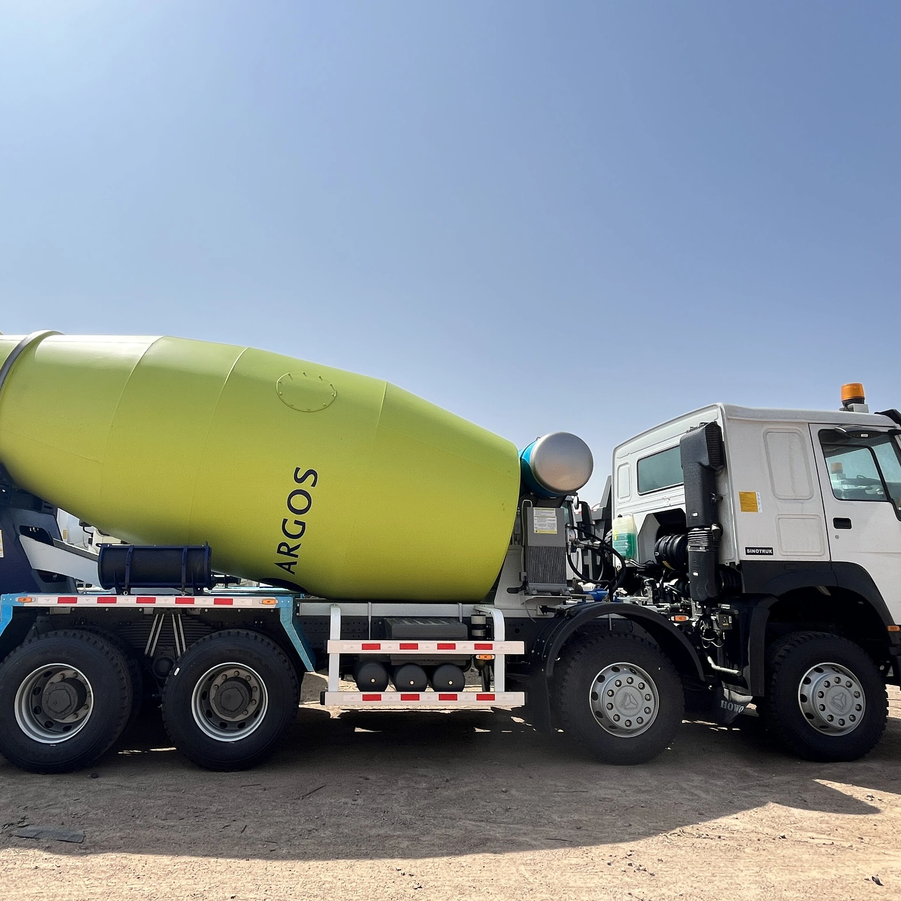 Дизельный популярный Бетономешалка Sinotruck HOWO 8x4 17.5