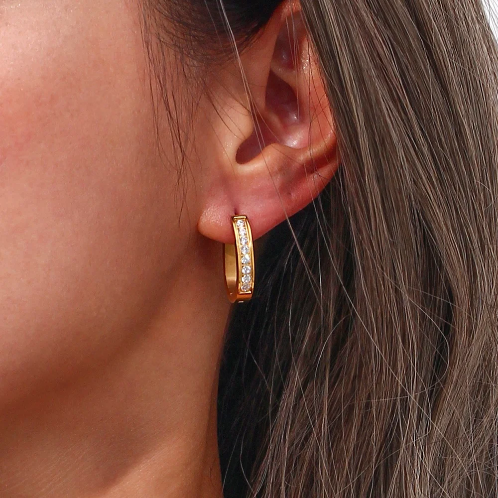Water Proof U Shape Shining Zircon Huggies Earring 18K Gold Plated Stainless Steel Hoop Earring