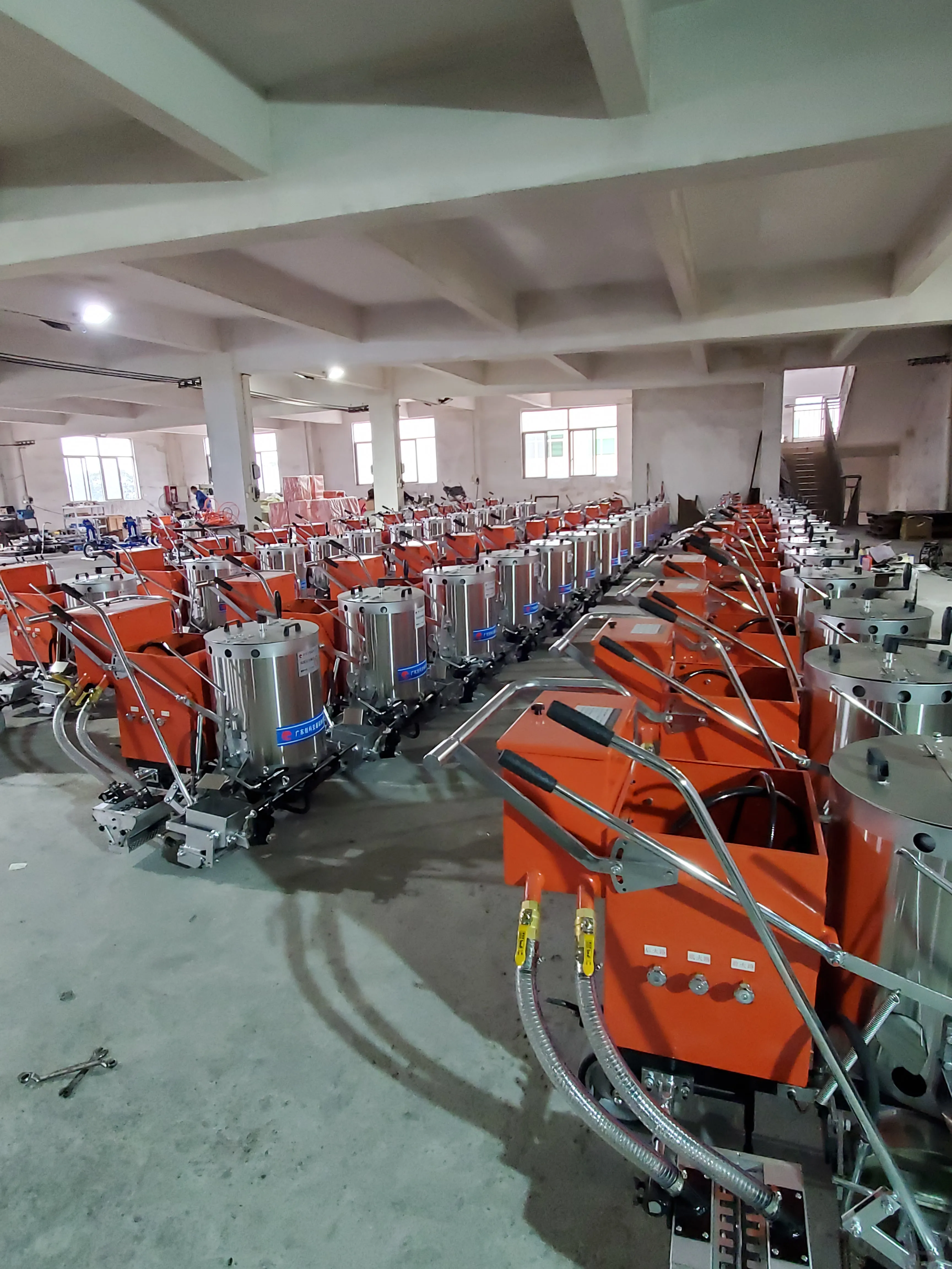 Capacity 100kg Hand propelled thermoplastic road line marking machine for road marking