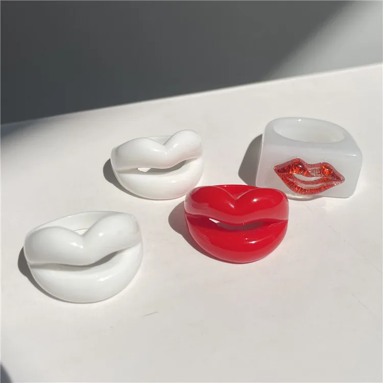 wholesales resin ring set personalized Cute lip shape acrylic rings woman rings