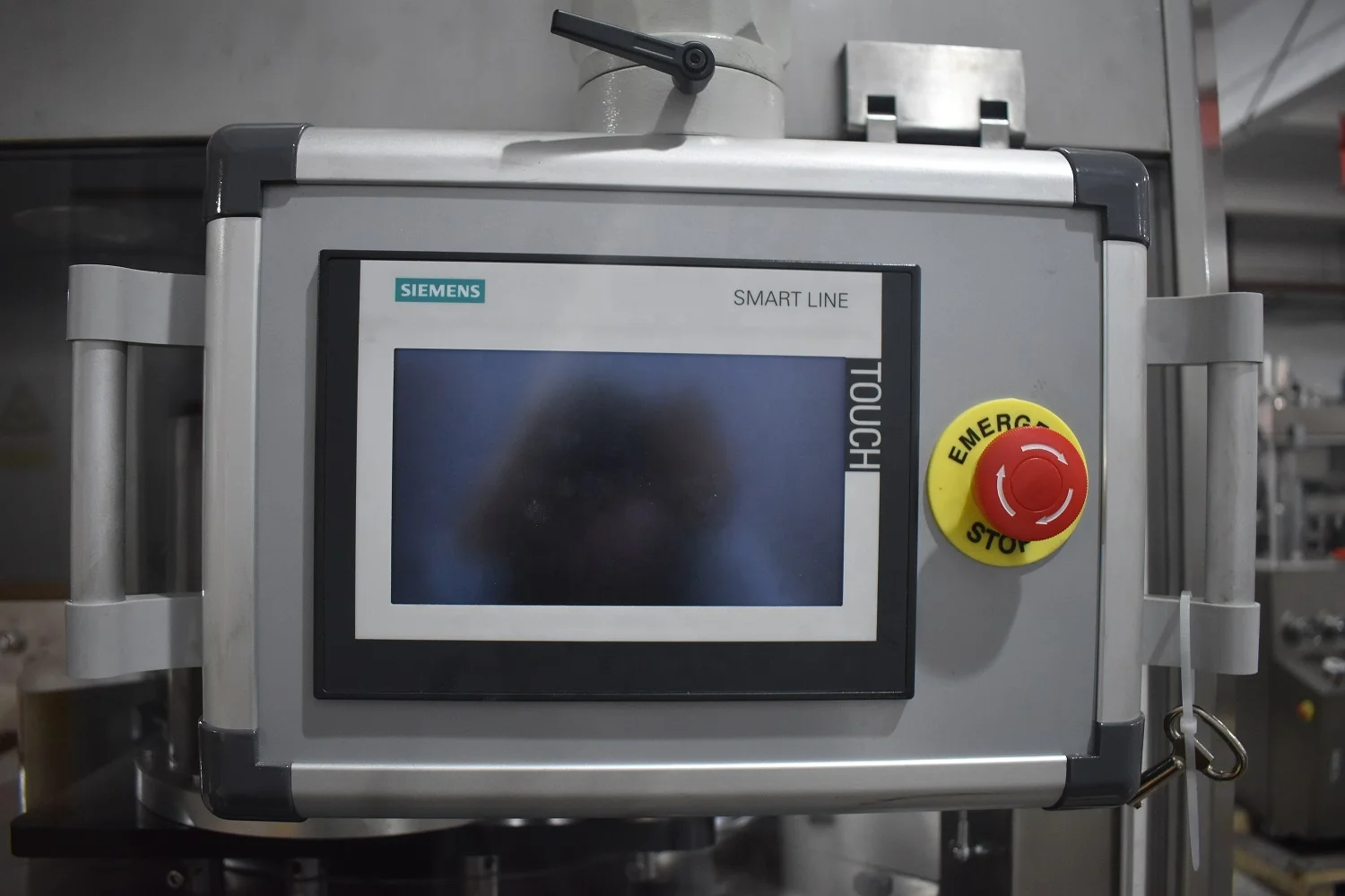 Pharmaceutical Automatic Tablet Pill Press Machine