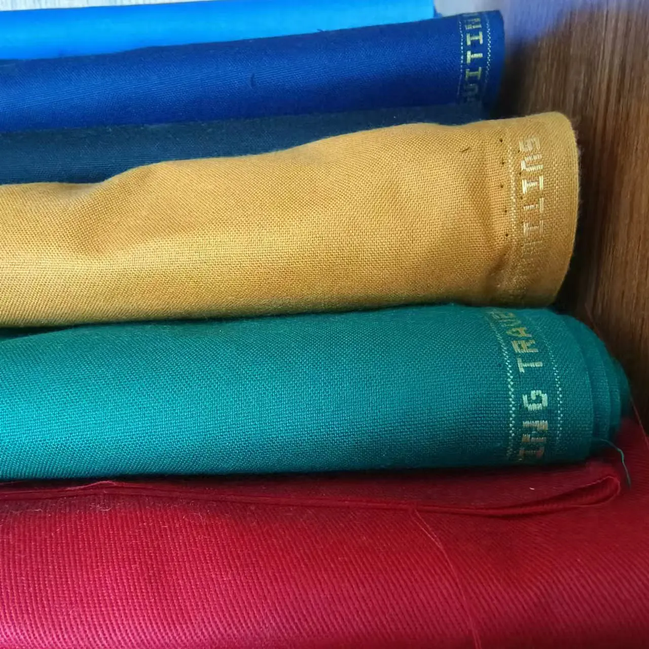 Cheap tr for arabian robe shining suiting fabric uniform fabric plain tr terylene fabric