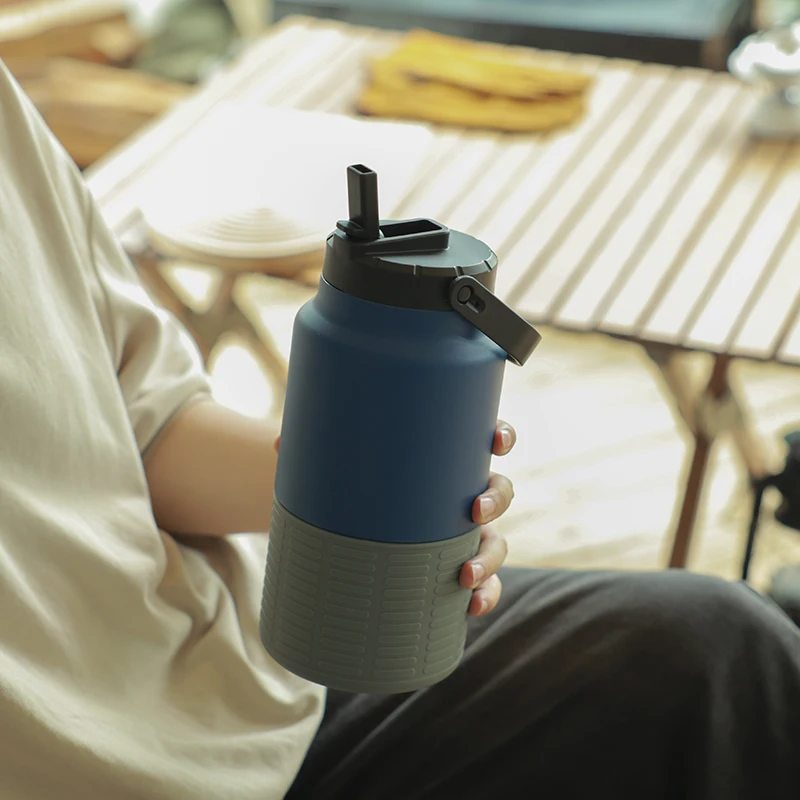 64oz Large Capacity Half Gallon Sealed Double Wall Stainless Steel Insulated Water Jug with Straw Lid and Silicone Sleeve