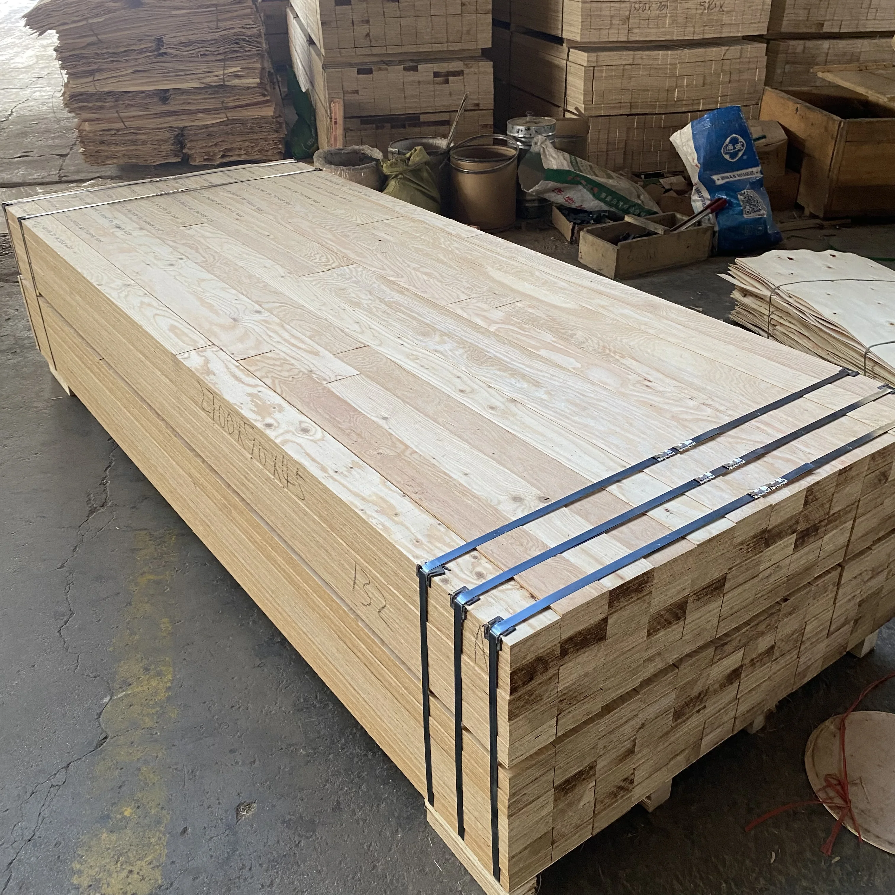 pine LVL beams yeluwood 25mm 30mm thick plywood price standard Wooden square board for Building keel
