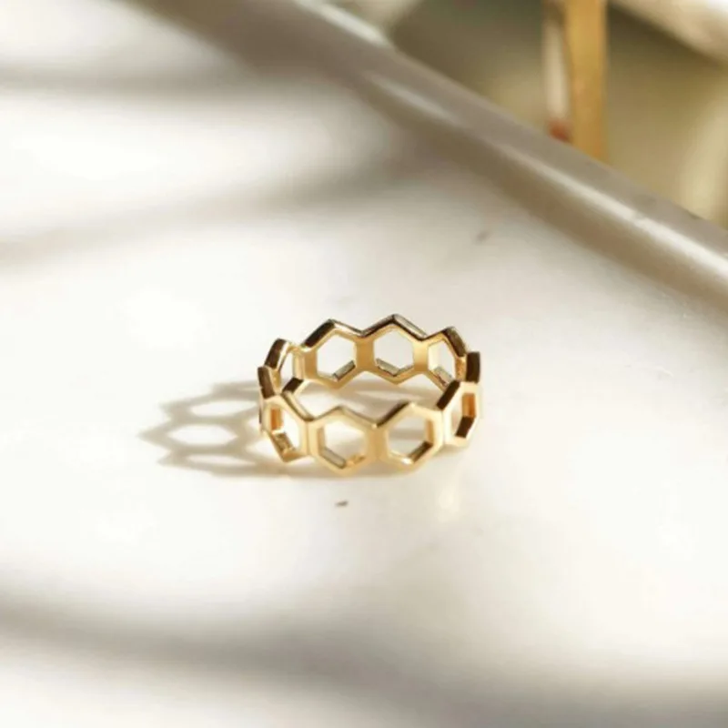 Non Tarnish & Waterproof Honeycomb Stainless Steel Ring for Women 18K Gold Plated Jewelry (1600423777843)