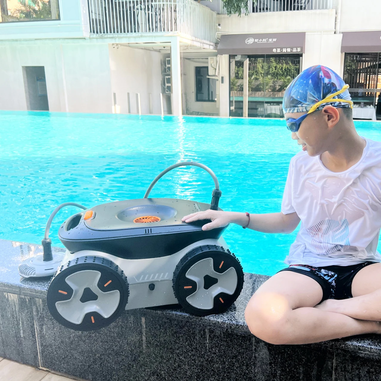 Wireless Pool Wall Climbing Cordless Robot Automatic Swimming Pool Cleaner Vacuum for Swimming Pools Vacuum Cleaning Equipment