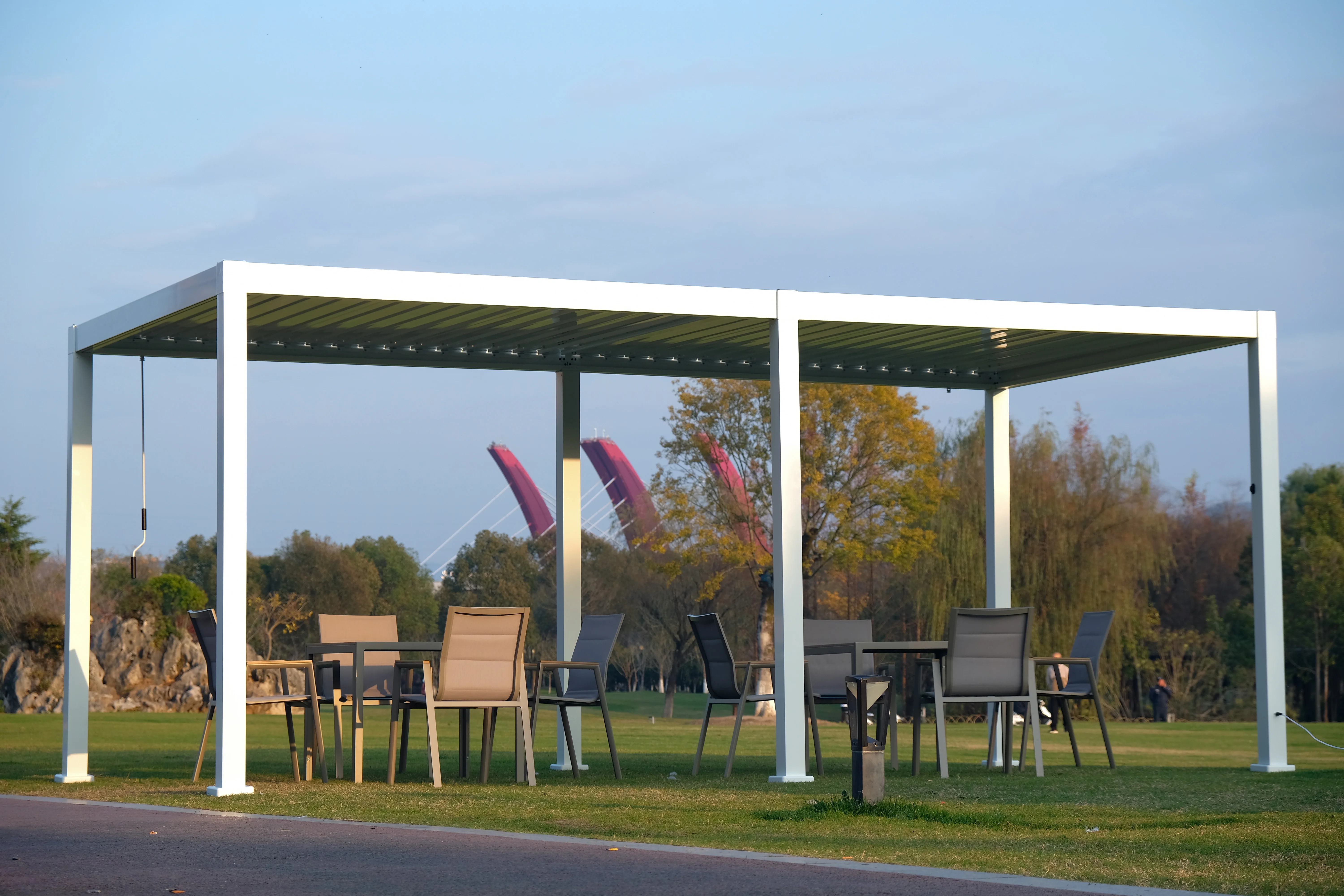 2024 Hot Sale Garden Gazebo Pavilion Manual Opening Waterproof Pergola Aluminium Outdoor Pergola With Handle Crank