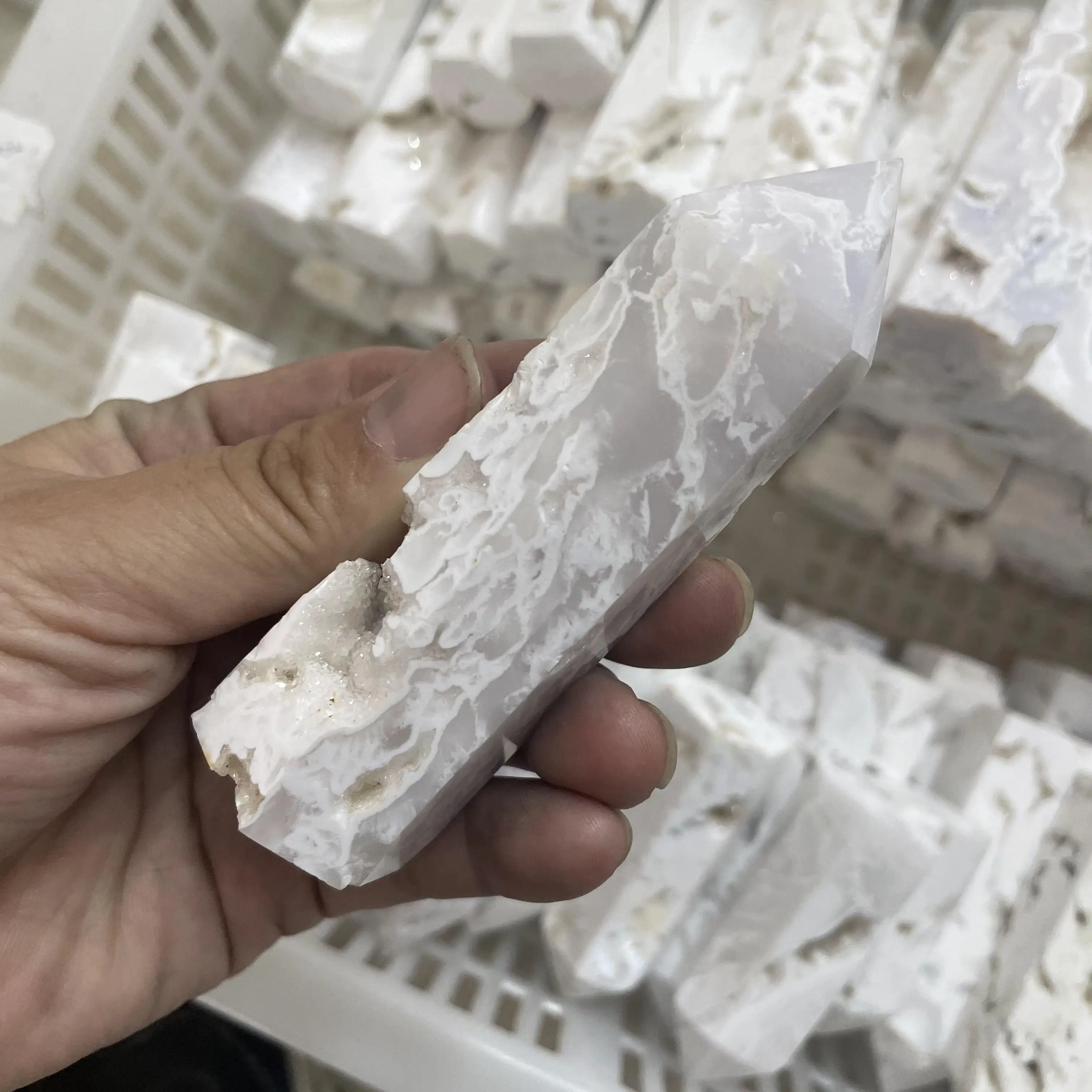 High quality druzy white agate towers natural gemstone crystals quartz agate healing tower points for home decoration