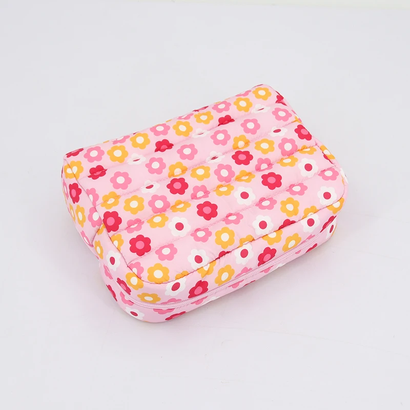 BSCI Factory Wholesale Custom Pastoral Flower Prints Makeup Bags Fashion Style Stitching Quilted Puffer Case Zipper Closure Logo