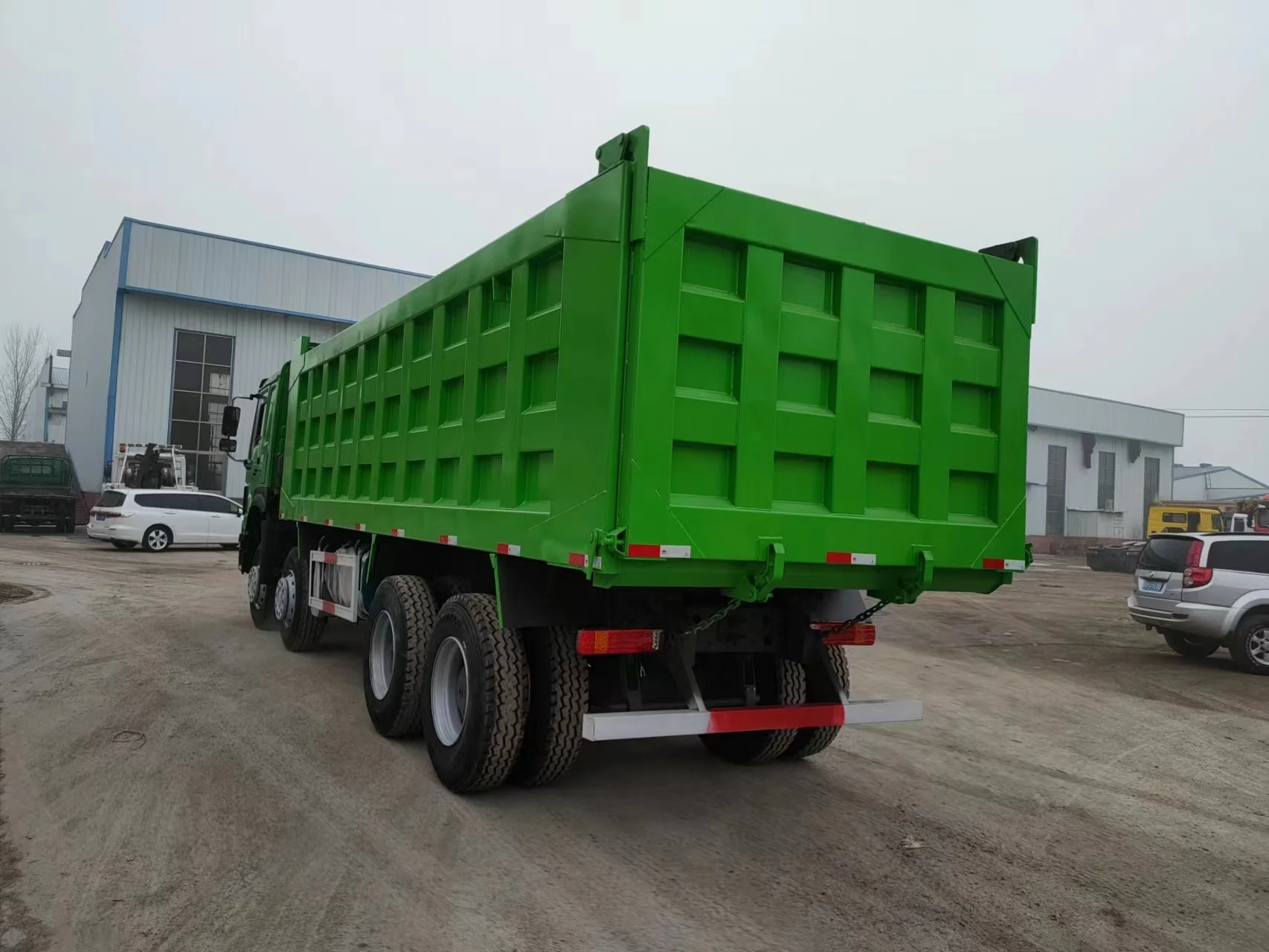 Самосвал самосвал 8x4 в наличии