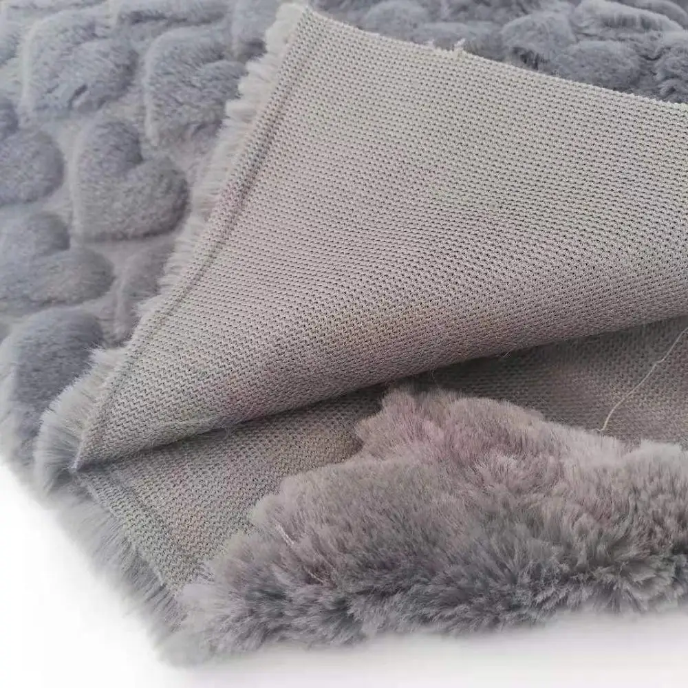 Оптовая продажа, Высококачественная 100% Полиэстеровая ткань из искусственного меха с рисунком сердца для изготовления игрушек