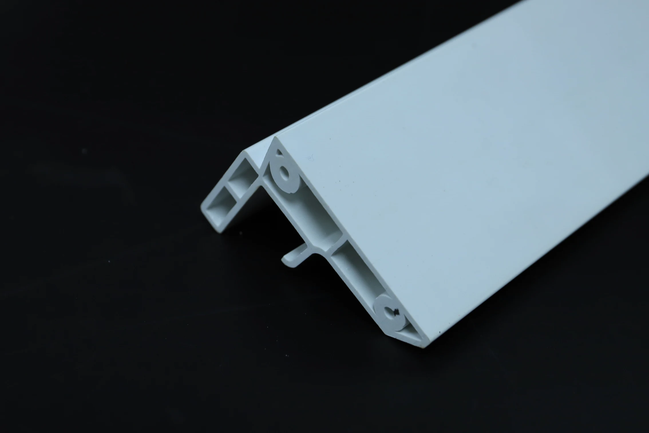Прямая Заводская конкурентоспособная цена Kebao китайские Pantone цвета пластиковые ПВХ профили для наружного и внутреннего декора