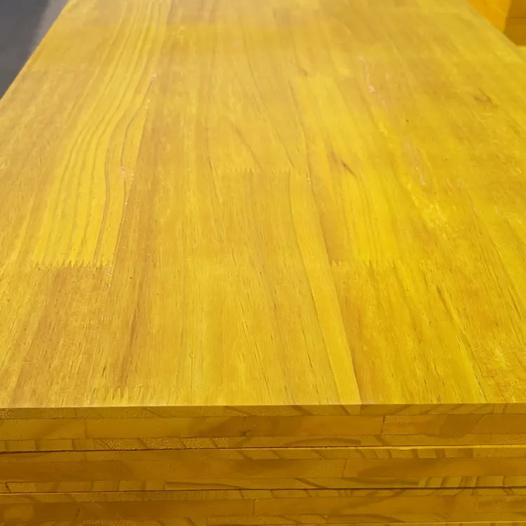 LIVL Formwork 21/27mm spruce 3-ply panels concrete yellow shuttering three panels film faced plywood