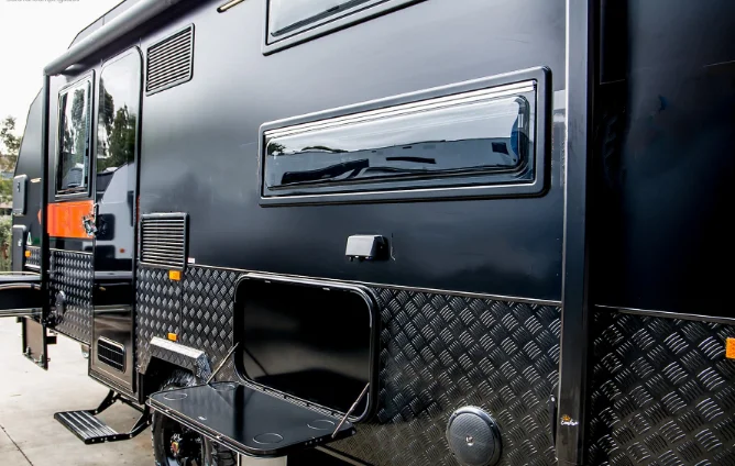 
4x4 off road rvs toy hauler factory caravan camper trailer with 6 beds 