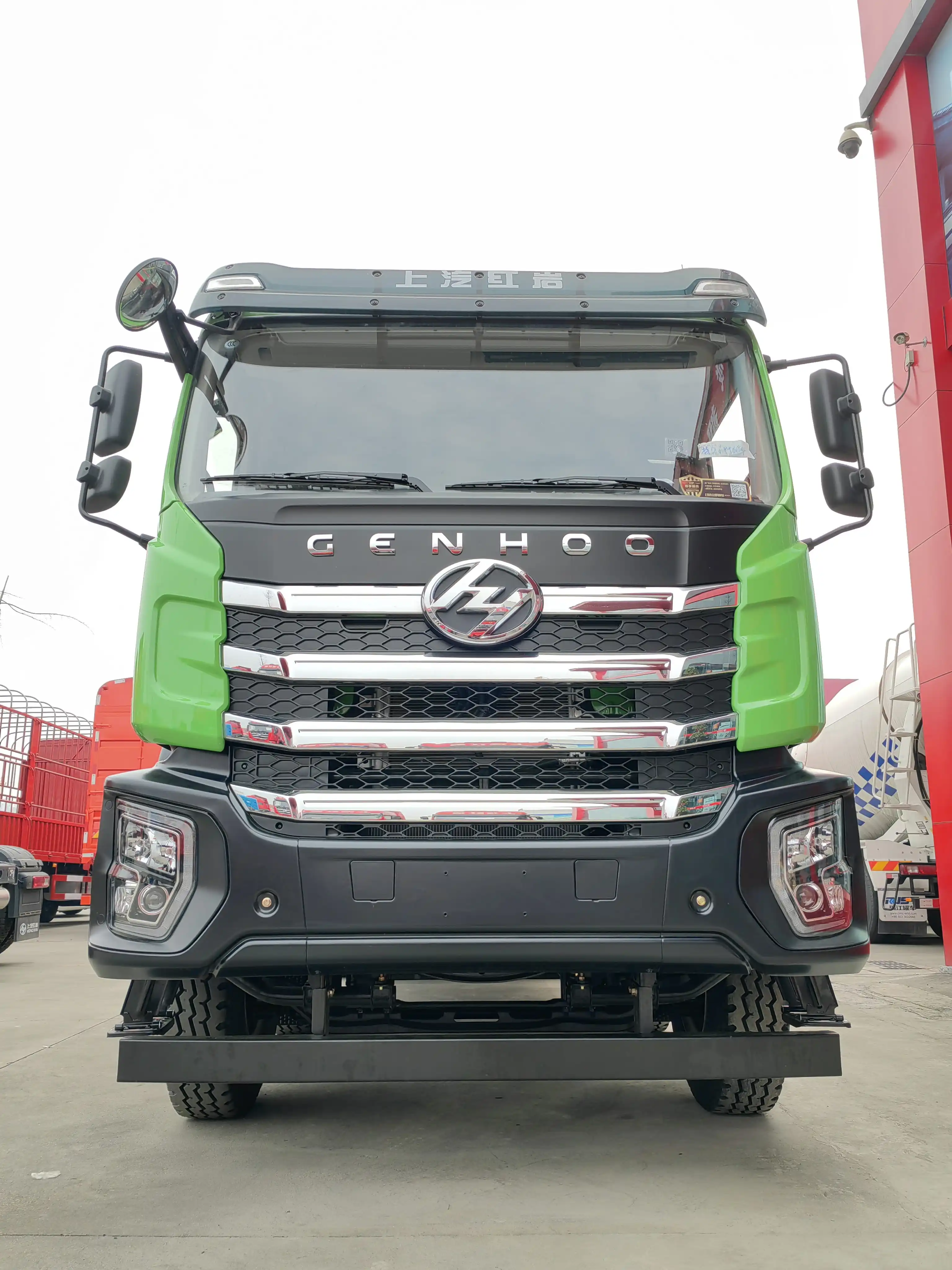 Spot supply China truck 8*4 truck container 5.8 meters freight truck