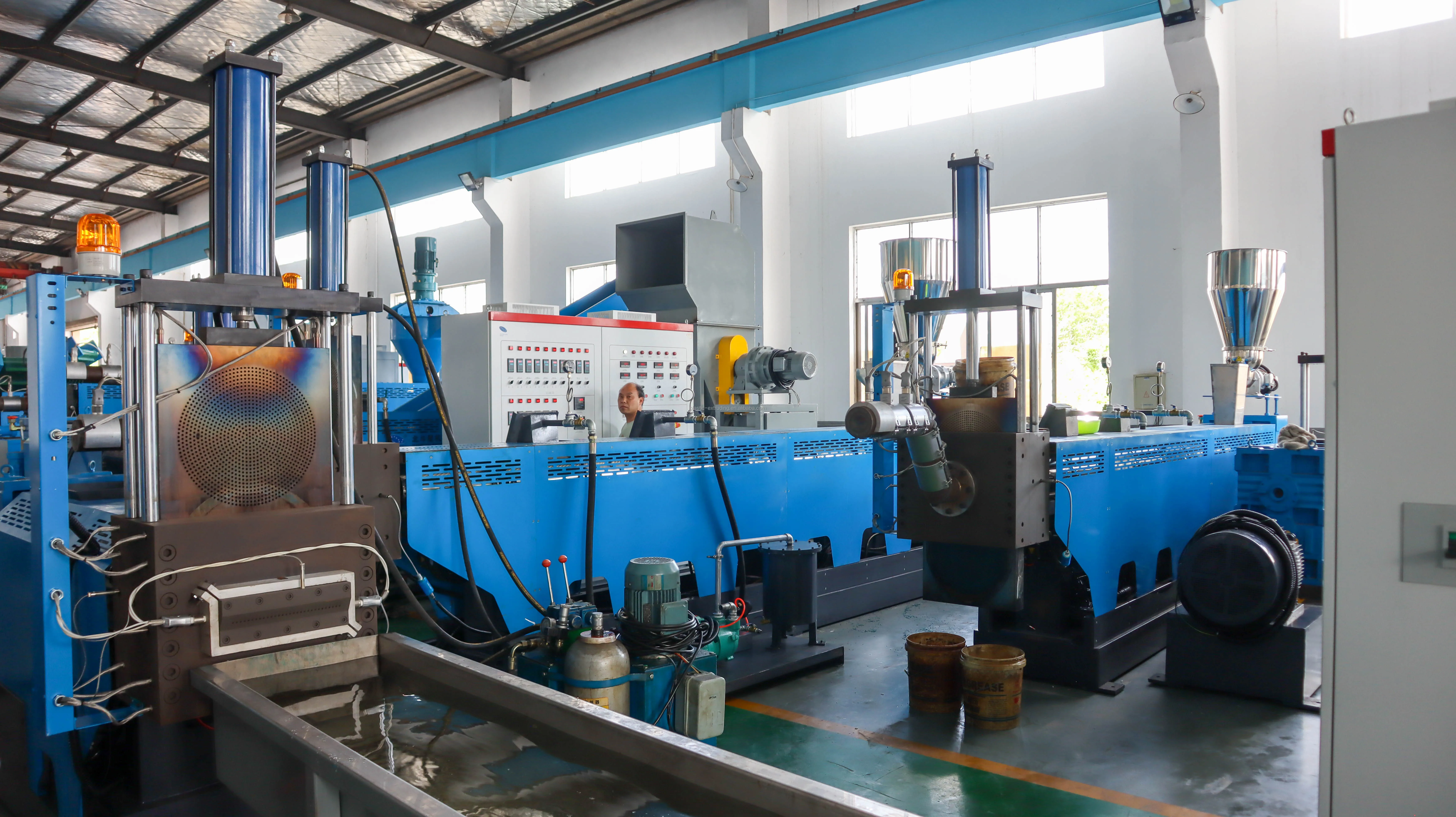 Complete Automatic Crusher  Force Feeder Plastic Pelletizing Recycling Machine Plant For Pp Pe Film