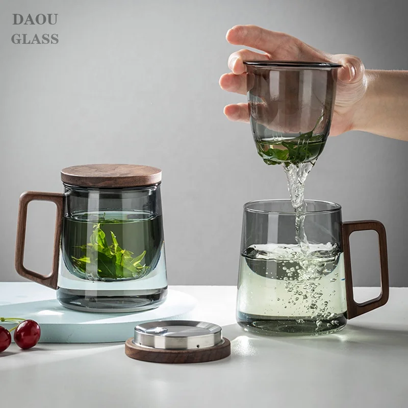 Popular personalized conical Clear Grey  glass tea cups come with strainers and solid wood LIDS and handles 400ml