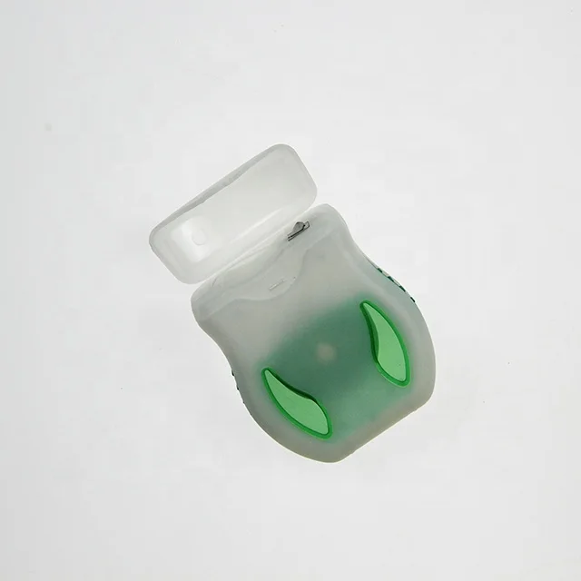 OEM  provided green color waxed dental floss with blister card packing high quality customized dental floss without flavor