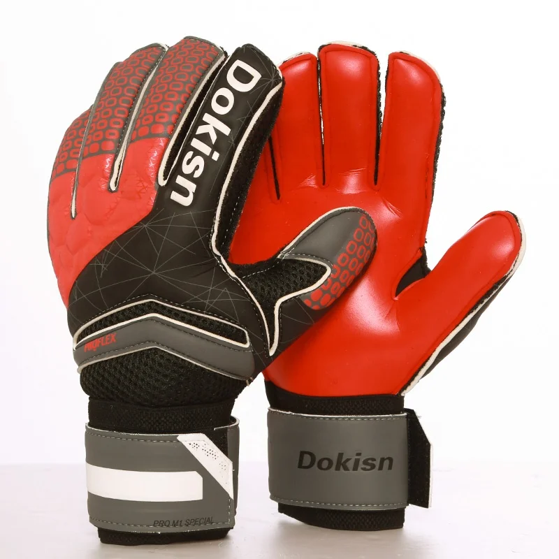 New Design Latex Football Goalkeeper gloves with finger guard soccer gloves