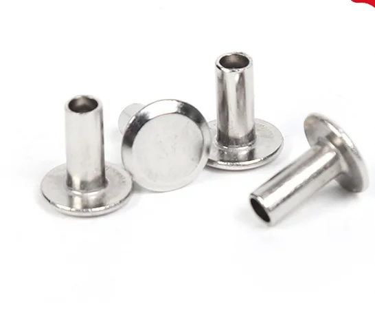 Полутрубчатая заклепка с плоской головкой