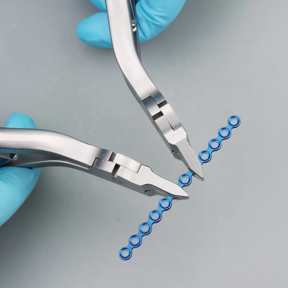 Maxillofacial micro and mini bone plate cutter and bender tool