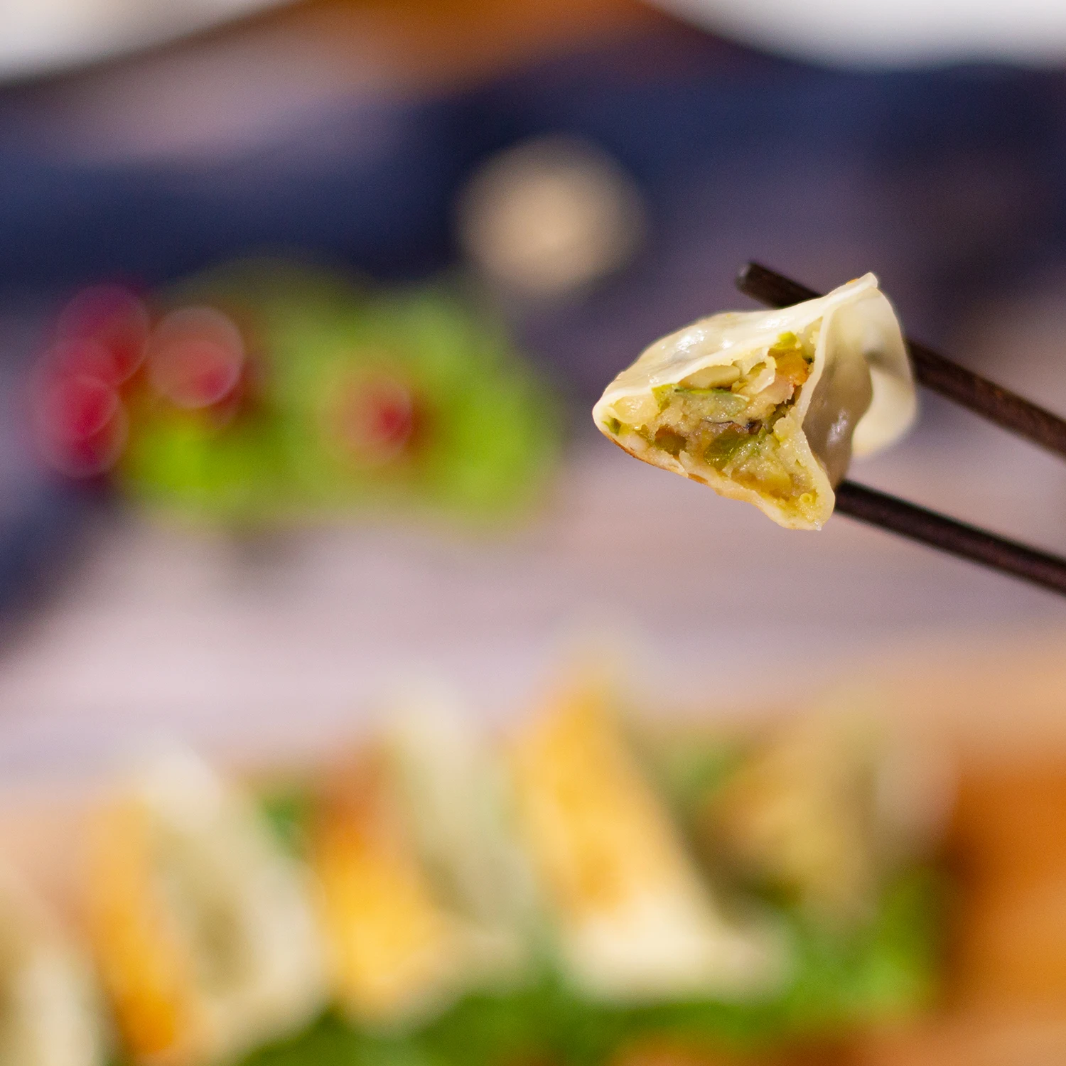 Nutritious And Delicious Chinese Food Spinach color instant Frozen Chicken dumplings