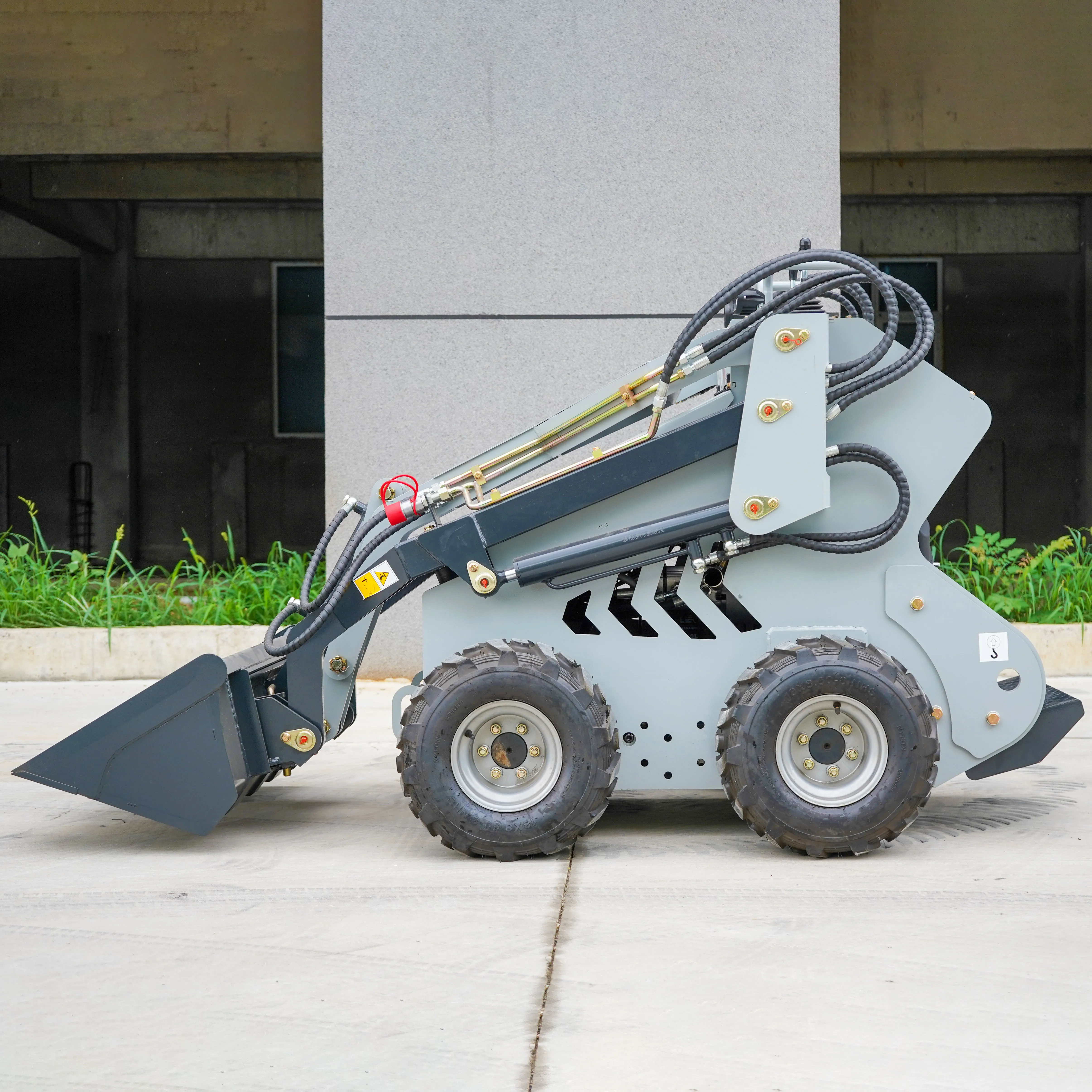 Cheap New Small Multi-Function  Mini Small Garden Loader Track Mini Skid Steer Loader