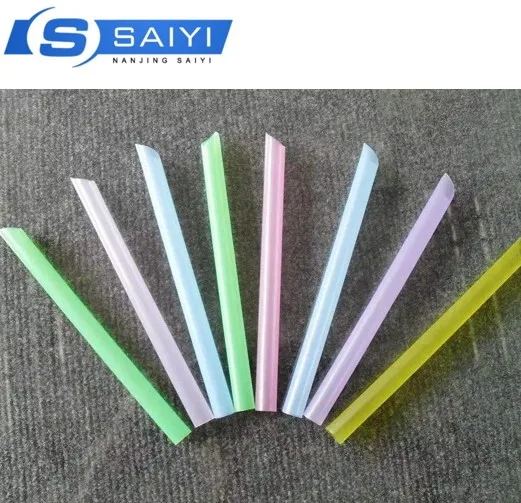 Plastic drinking straw extruding machine