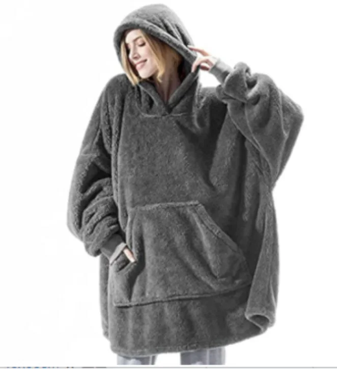 Comfortable loose double-sided fleece hoodie with a thick blanket to wear