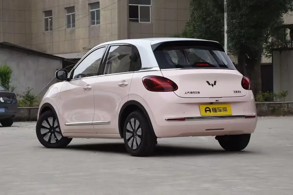 2024 Wuling Motors Joyful Edition 333KM Electric SUV Mini EV Car Auto Gearbox Left Steering One Drive Motor New Energy Vehicle