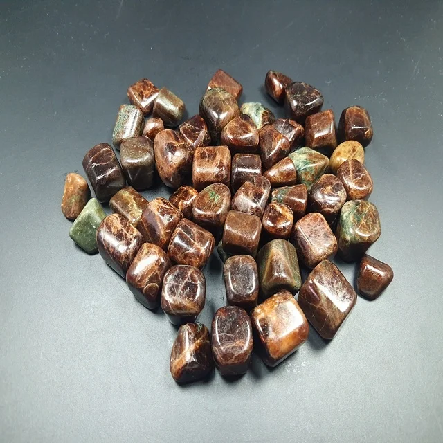 
GARNET POLISHED TUMBLE/ REIKI CRYSTAL / CHAKRA / HEALING / MEDITATION / ORGONITE / PENDULUMS 