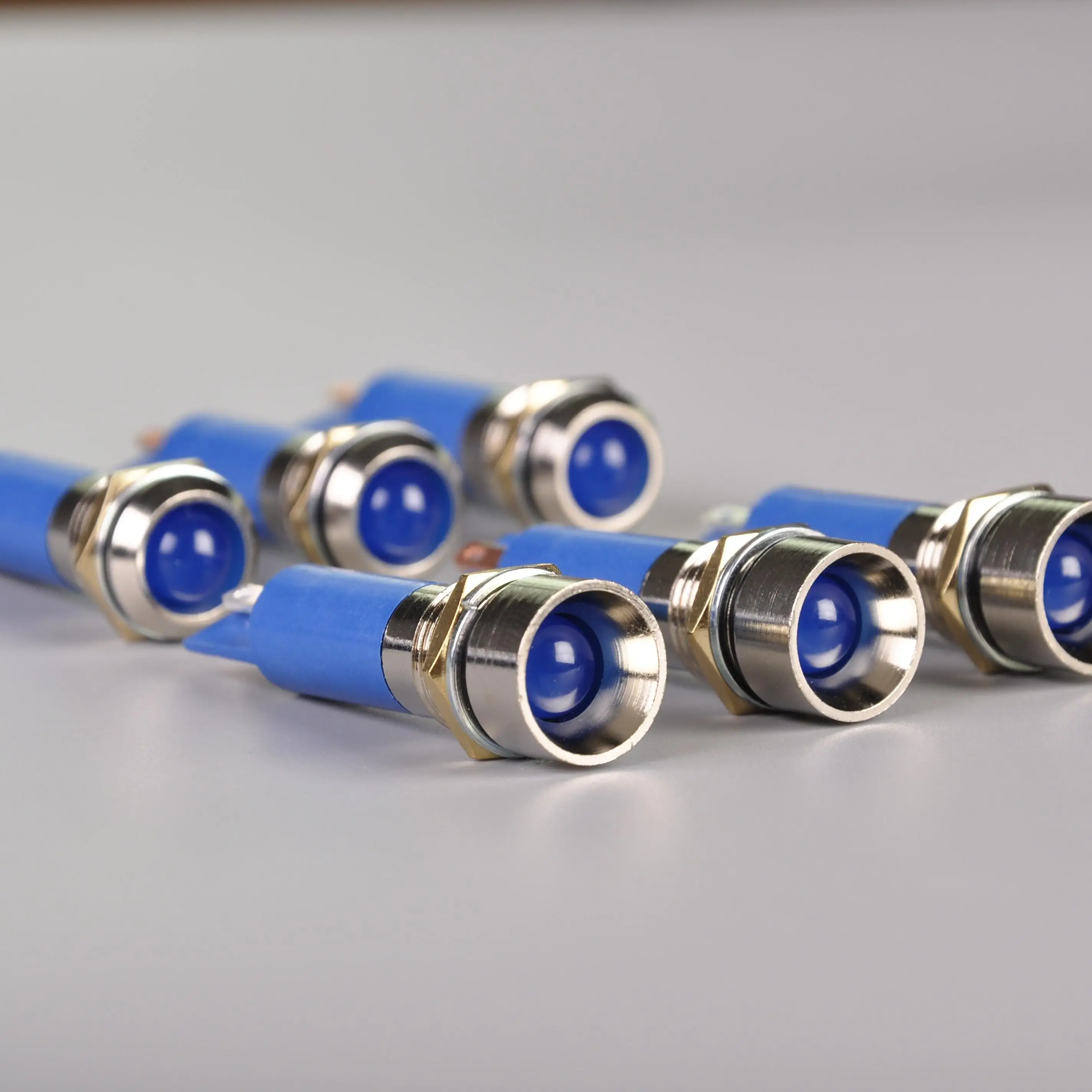 SOS distress highlight road warning equipment LED indicator light burst flashing red light